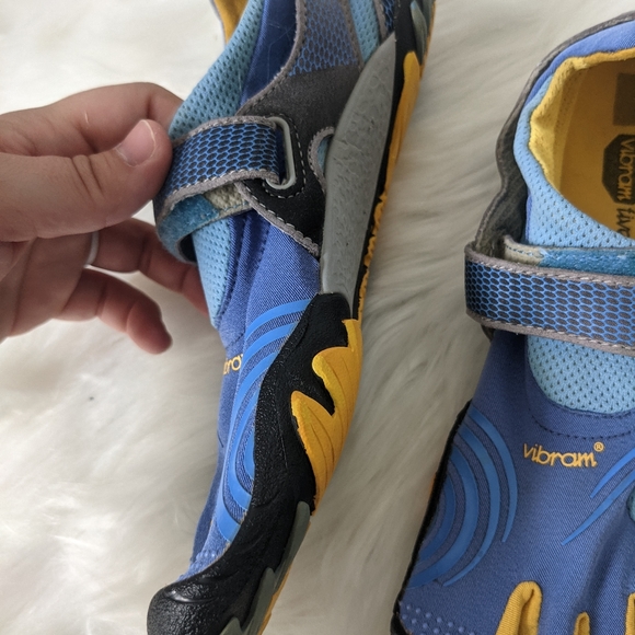 VIBRAM SZ 38 (6.5-7) FIVE FINGER BLUE YELLOW ATHLETIC SHOE - Picture 5 of 9